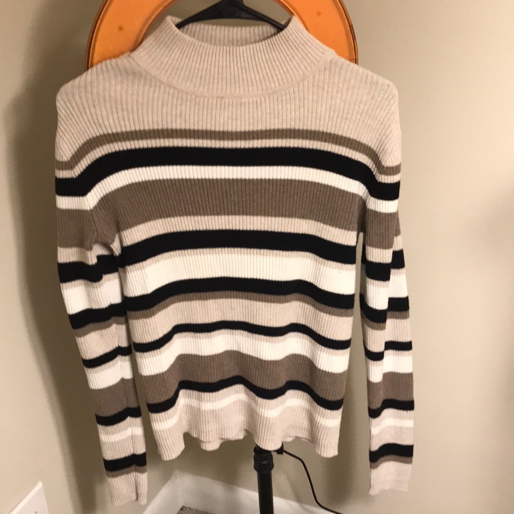 Striped turtle neck